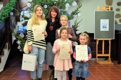 Laureatki w ogólnopolskim konkursie plastycznym !