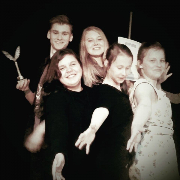 GRUPA TEATRALNA „STARSZAKI- MŁODZIAKI” LAUREATAMI