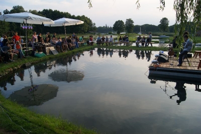 Szanty nad jeziorem Lubie