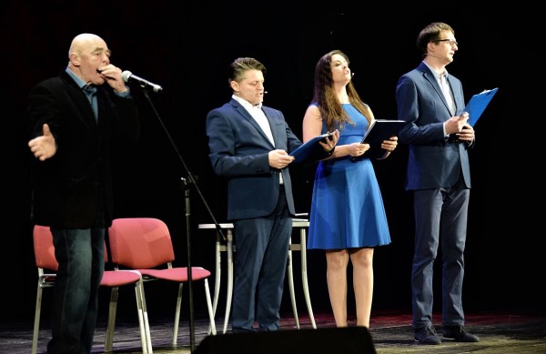 Stanisław Tym i kabaret Rewers w Złocieńcu
